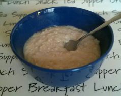 Bowl_of_porridge_with_spoon (5)